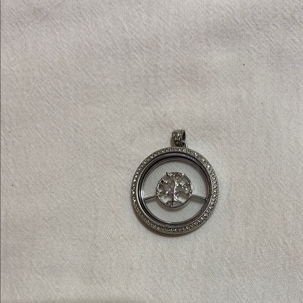 Origami Owl Silver Circle Necklace